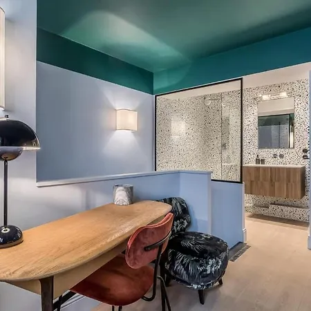 Jungle-art - Furnished - Downtown Apartment *