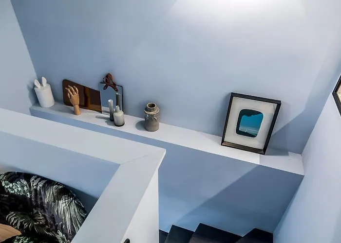 Jungle Art - Furnished - Downtown